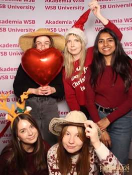 Zabezpieczone: Merry Christmas from WSB University!